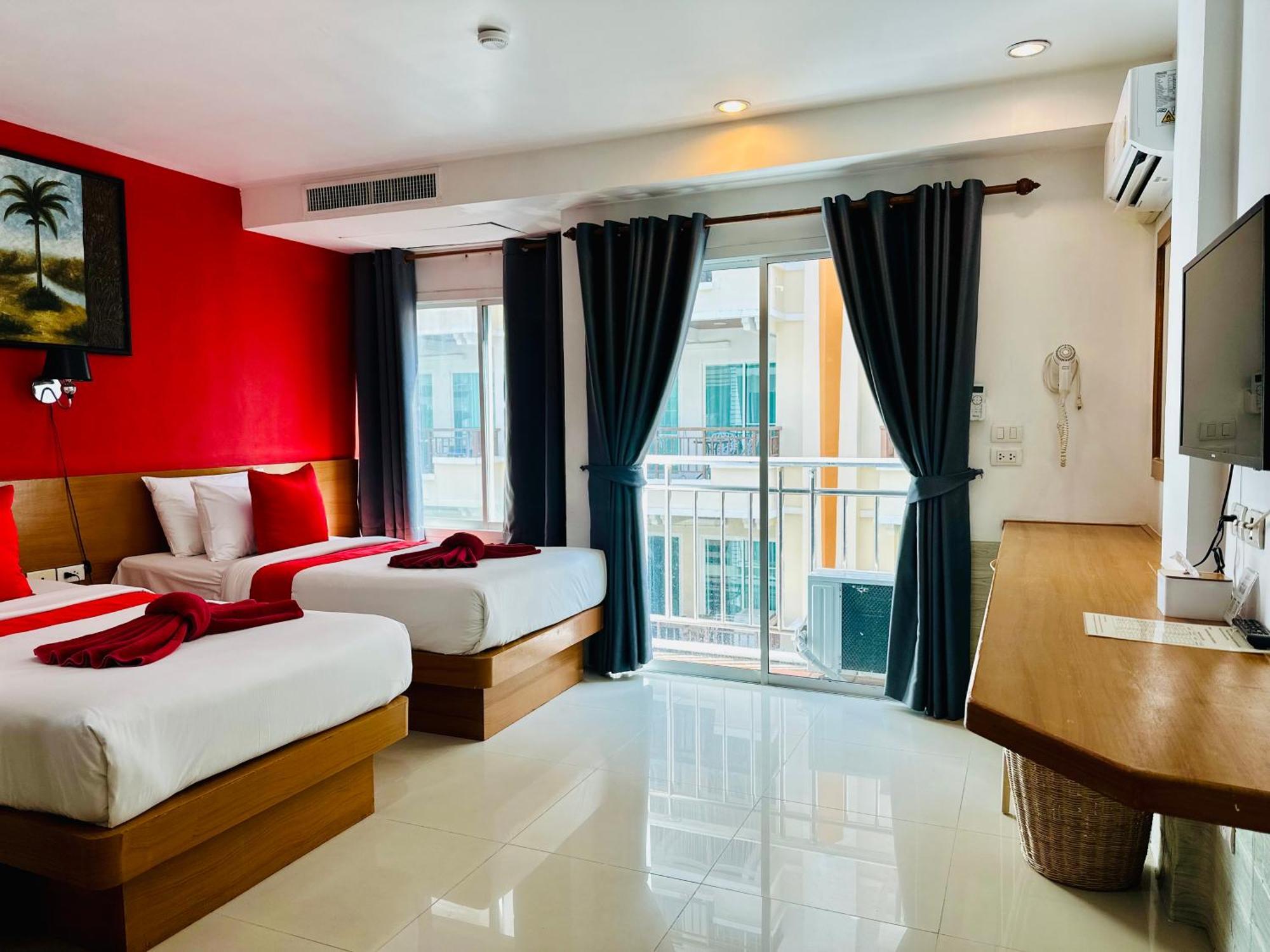 Pj Patong Resortel Exterior photo