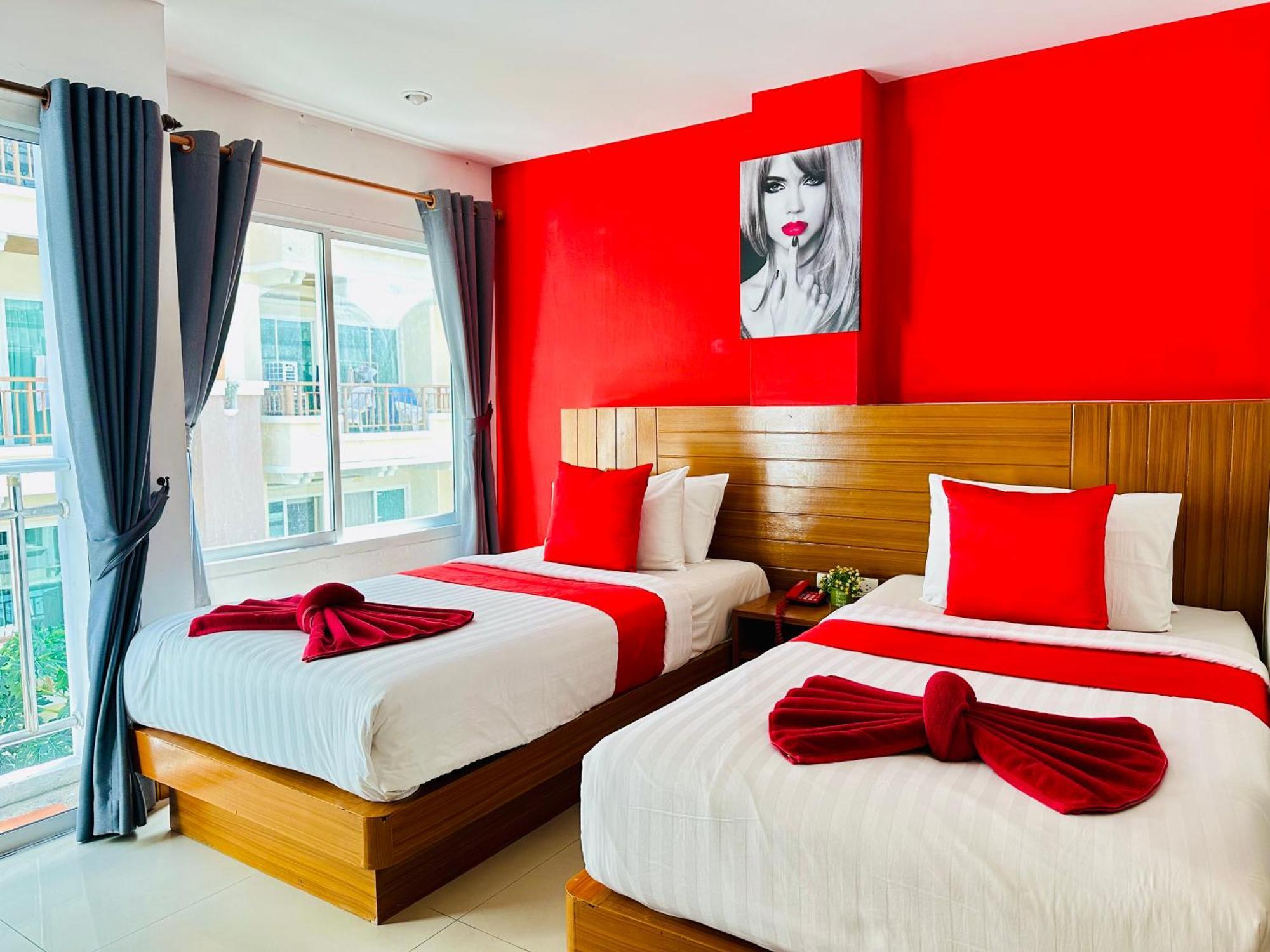 Pj Patong Resortel Exterior photo