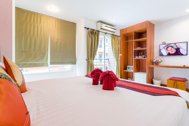 Pj Patong Resortel Exterior photo